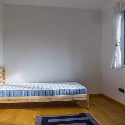 Langzeitmiete einer modernen 3-Zimmer-Wohnung, 72 m², Stadtteil Voždovac, Belgrad, Serbien